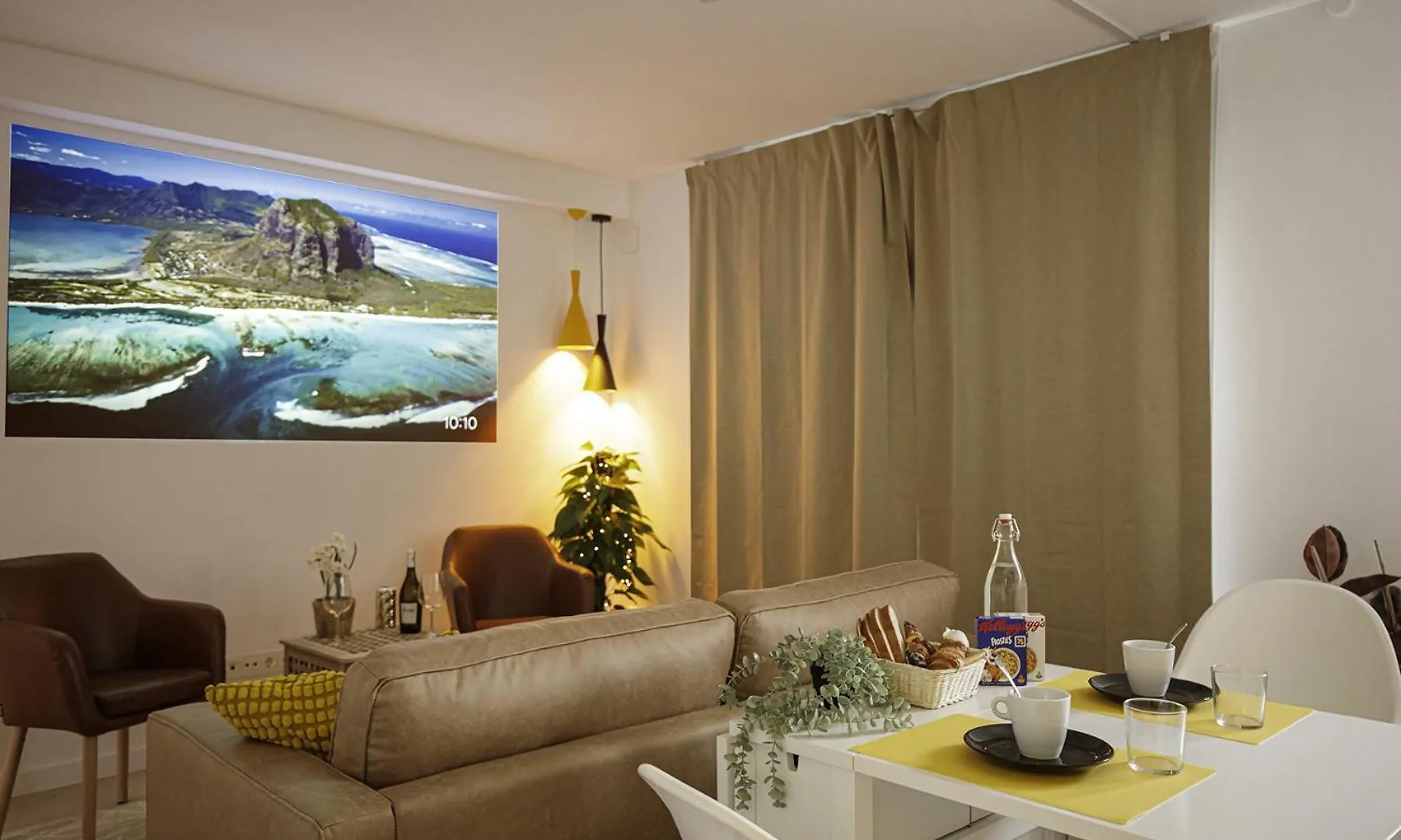 Apartamento De Tres Habitaciones En 赫罗纳 0*,  西班牙